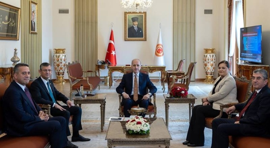 Meclis Başkanı Kurtulmuş CHP heyeti ile görüştü