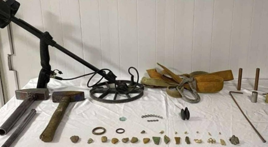 Kaçak kazı yapan 10 kişi gözaltına alındı