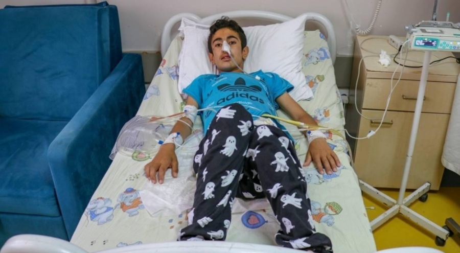 13 yaşındaki çocuk yabani ot yedi, bağırsağı delindi