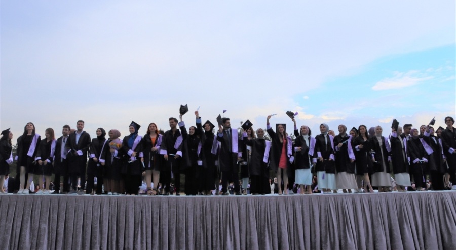 Uludağ üniversitesinde diploma sevinci