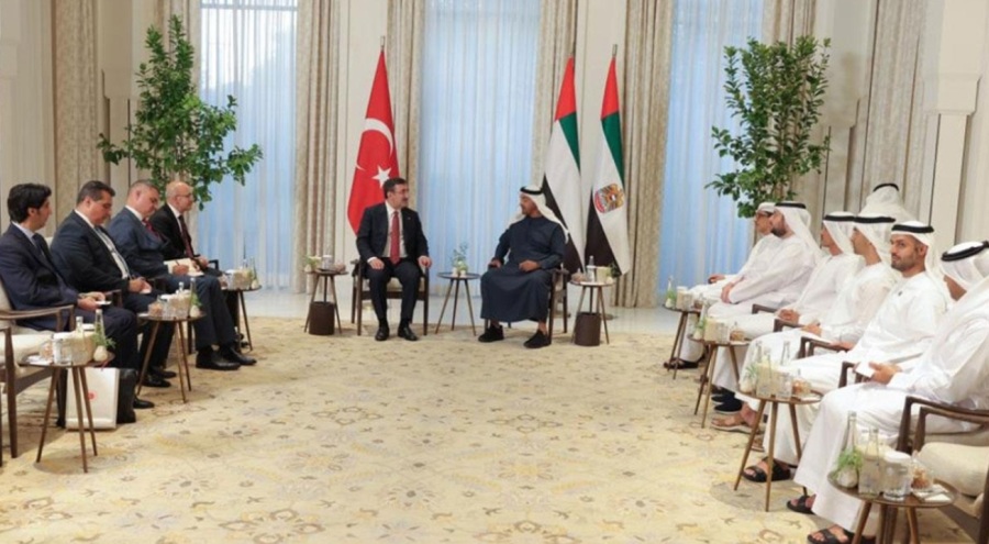 Cumhurbaşkanı Yardımcısı Yılmaz ve Bakan Şimşek BAE'de