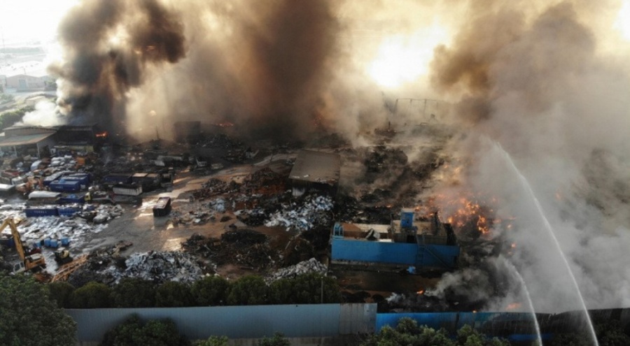 Manisa'daki fabrika yangını kontrol altına alındı
