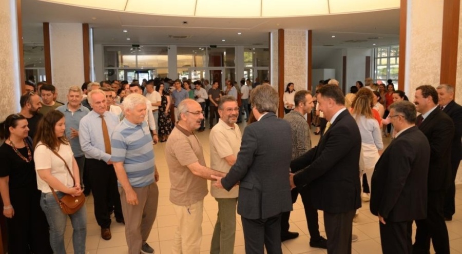 Bursa Uludağ Üniversitesi'nde bayramlaşma geleneği devam ediyor