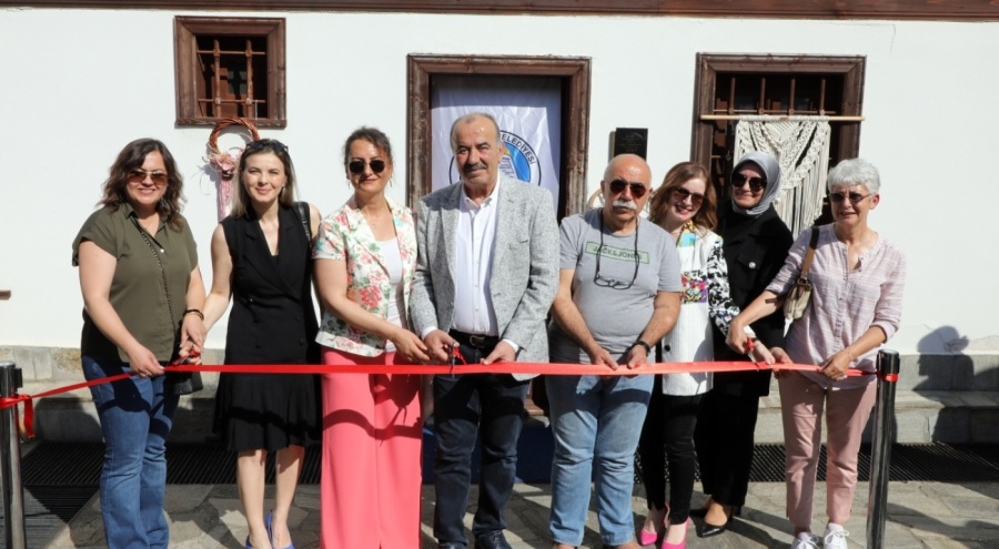 Mudanya'da emeğin sanata dönüştüğü sergi açıldı