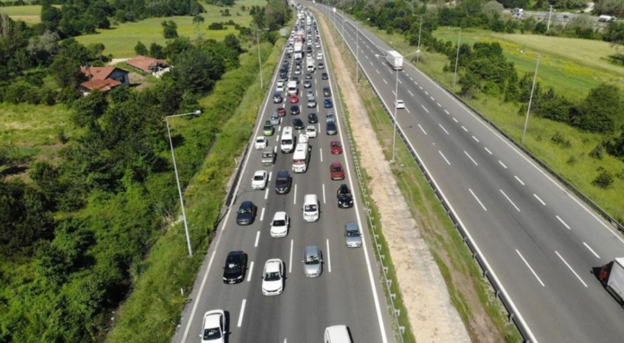 9 günlük bayram tatili başladı! Yollarda bayram yoğunluğu