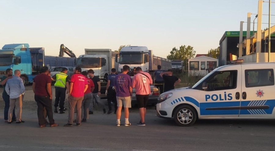 'Yol verme' kavgasında kan aktı: Çok sayıda yaralı!