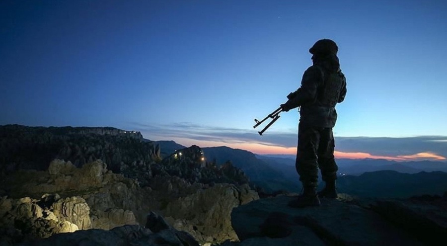 Fransa'da terör örgütüne dahil olan terörist teslim oldu