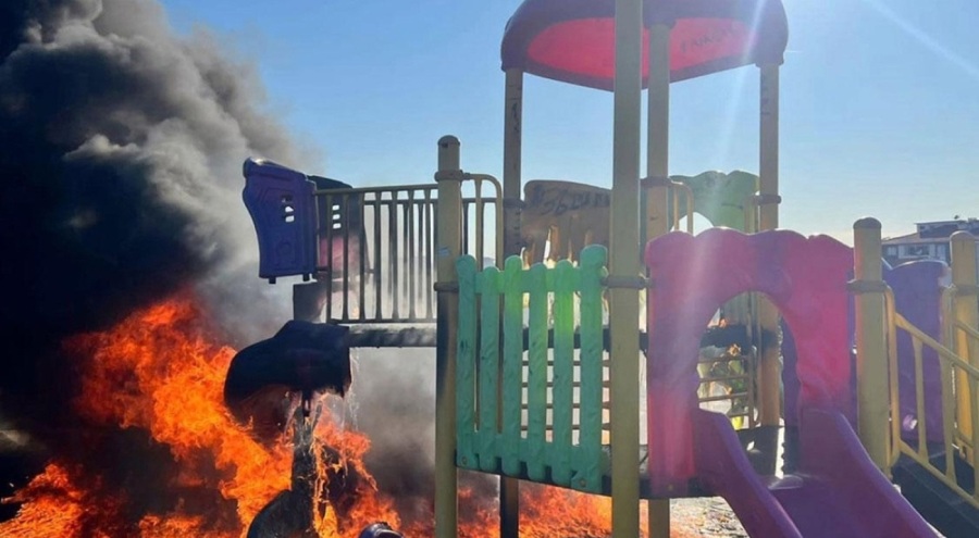 Çorlu'da kokutan park yangını