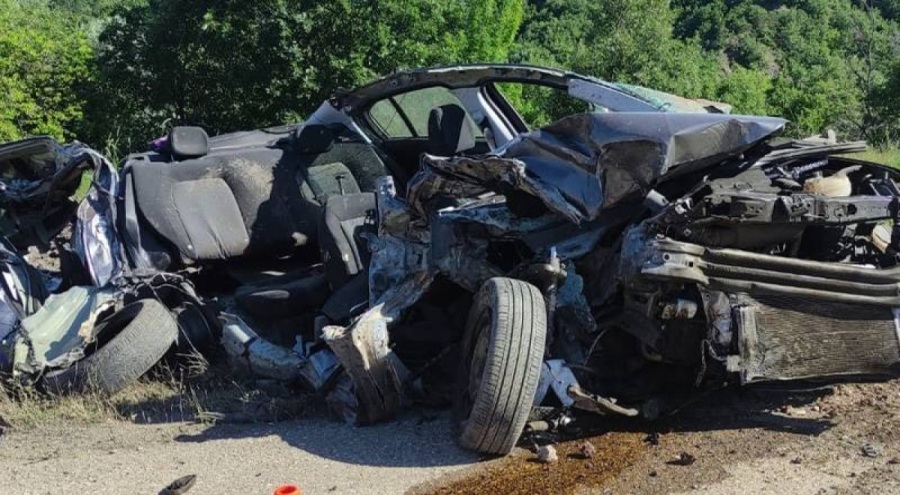 Tokat'ta otomobil ile kamyon çarpıştı: Ölü ve yaralılar var