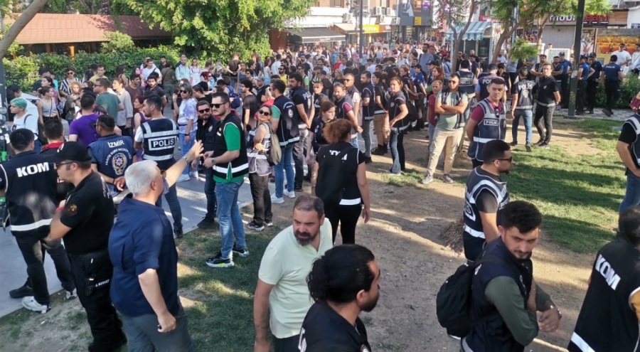 İzmir'de LGBT yürüyüşüne izin yok