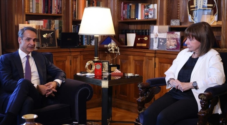 Miçotakis, hükümeti kurma görevini aldı