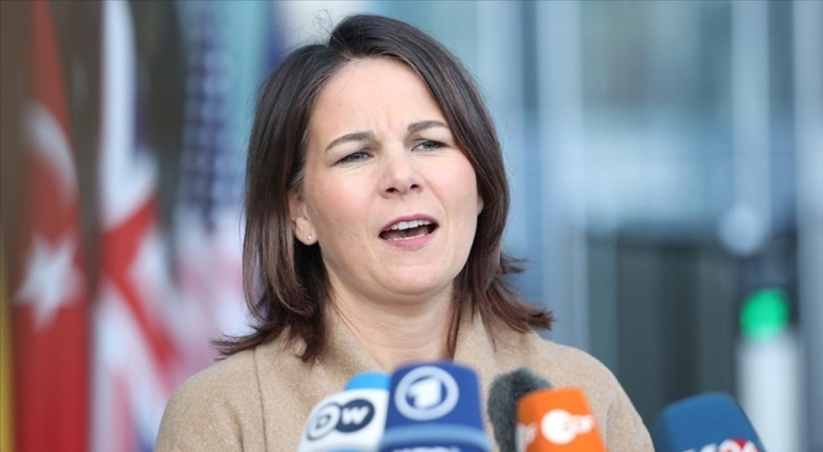 Almanya Dışişleri Bakanı Baerbock Putin'i hedef aldı