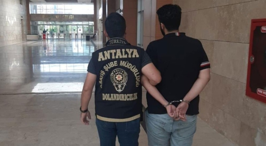 288 bin liralık "mavi tik" dolandırıcılığı: 2 kişiye gözaltı