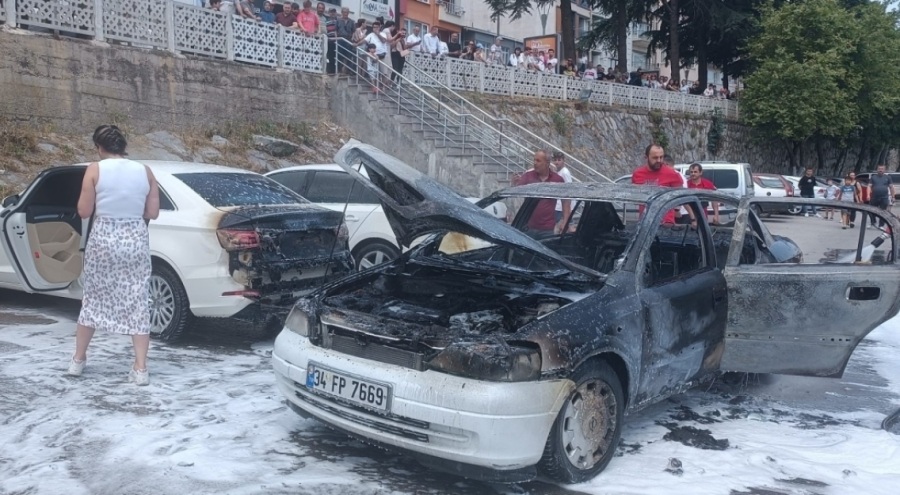 Biga'da seyir halindeki araç alev alev yandı