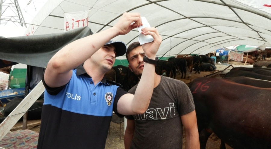 Kurban pazarında satıcılar dolandırıcılığa karşı bilgilendirildi