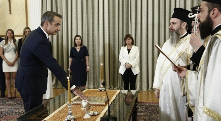 Yeniden başbakan seçilen Miçotakis yemin etti