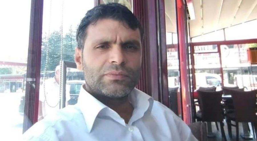 Sigorta değiştirdiği sırada akıma kapıldı