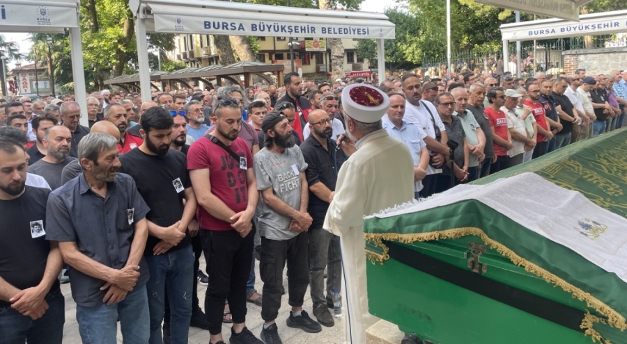 Tırmanış sırasında düşerek ölen dağcının cenazesi Bursa'da toprağa verildi