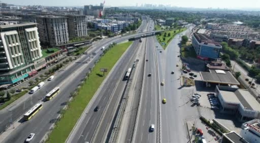 Bayramın ilk gününde yollar boş kaldı!