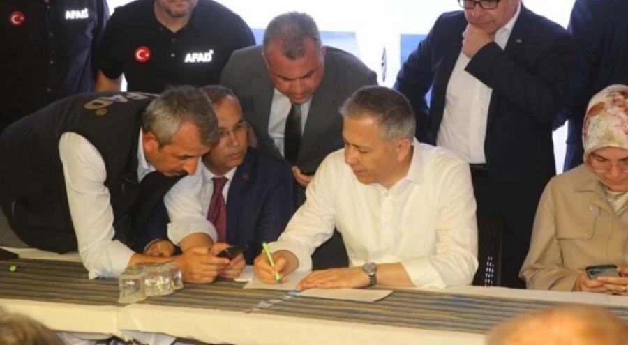 Bakan Ali Yerlikaya: İslahiye'de 20 bin 184 konutun ihalesi yapıldı