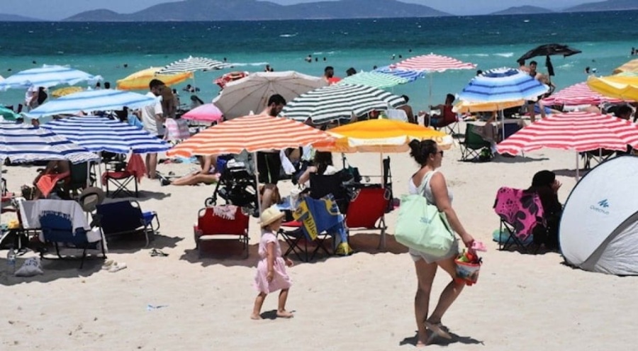 Bayramda Alaçatı'nın nüfusu 1 milyonu aştı!