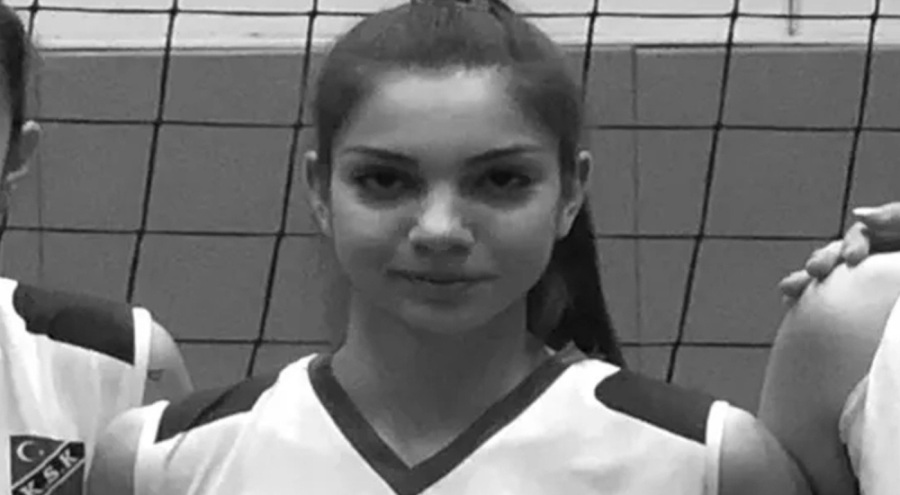 17 yaşındaki voleybolcu Miray Karasu, trafik kazasında yaşamını yitirdi