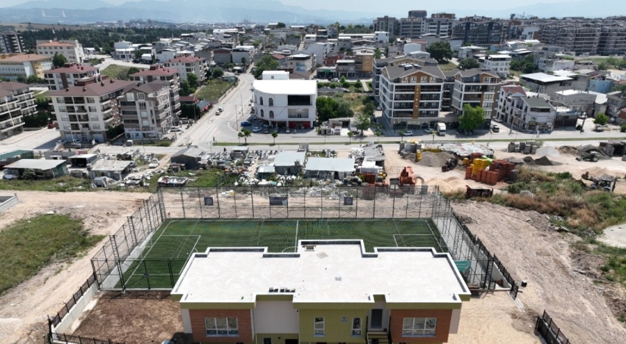 Bursa Yenibağlar Gençlik ve Spor Merkezi gün sayıyor