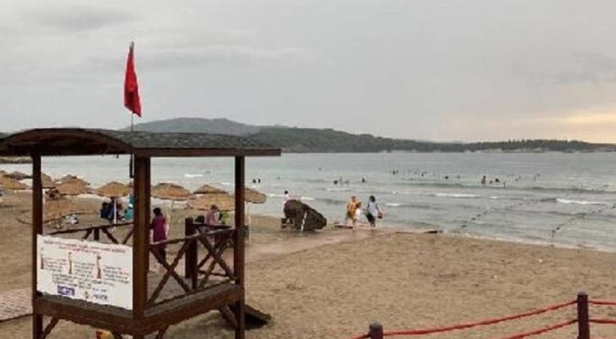 Kandıra sahillerinde bugün denize girmek yasaklandı