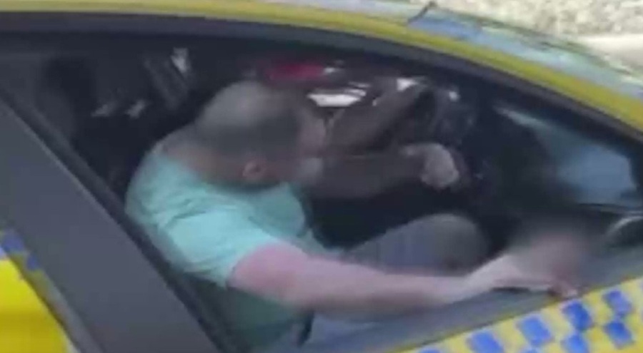 Taksici 200 TL'ye götürdüğü yola dönüşte 400 TL istedi iddiası