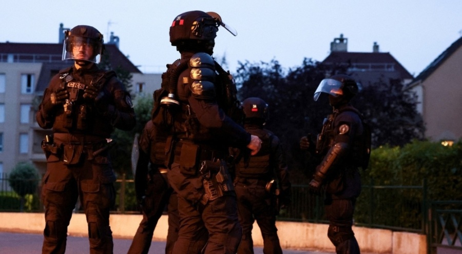 Fransa'da 17 yaşındaki genci öldüren polis ifadeye çağrıldı