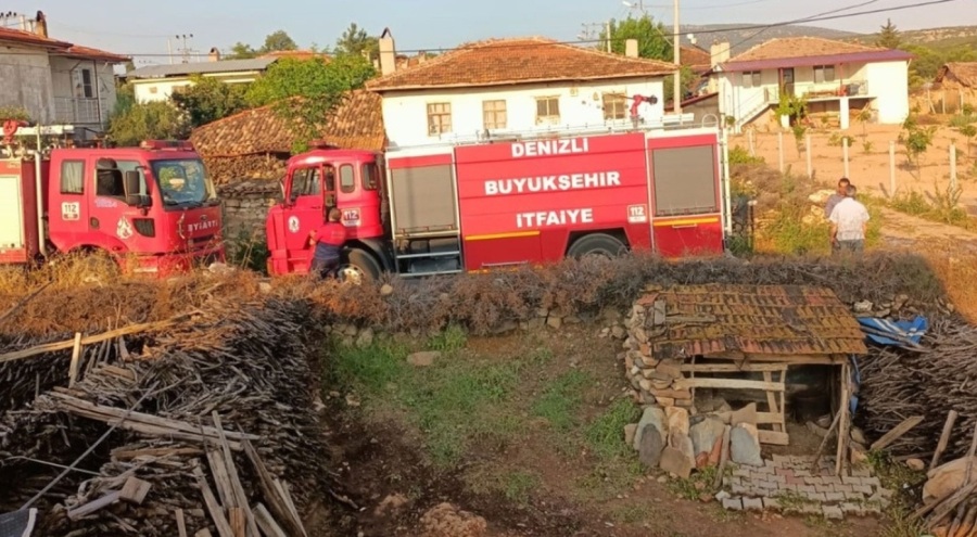 Ocakta unutulan kızartma yağı 2 evi alev alev yaktı!