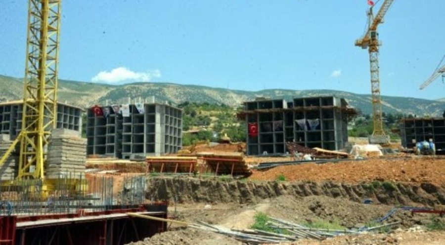 Cumhurbaşkanı Yardımcısı Yılmaz deprem bölgesinde