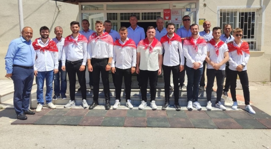 Kınalı kuzular dualarla askere uğurlandı