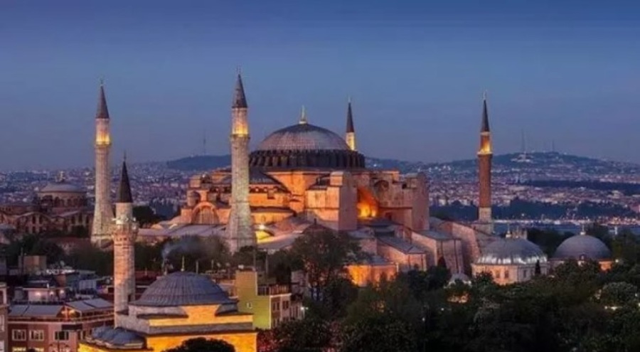 Ayasofya Camii milletimizin kalbidir