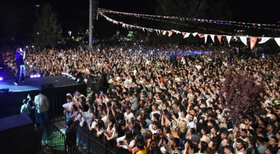 Bitlis'te 'Sefo' konserine yoğun ilgi