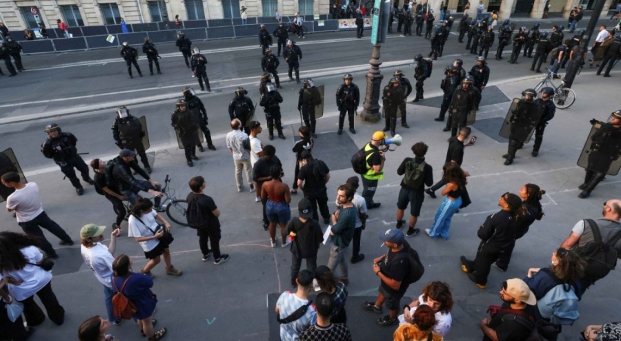 Fransa'da gözaltı sayısı bini aştı
