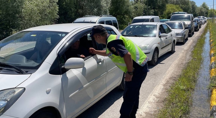 Bartın'a araç girişi kapatıldı