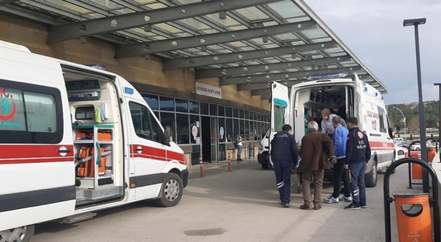 Fırat Nehri'ne giren 3 kişiden 2'si boğuldu