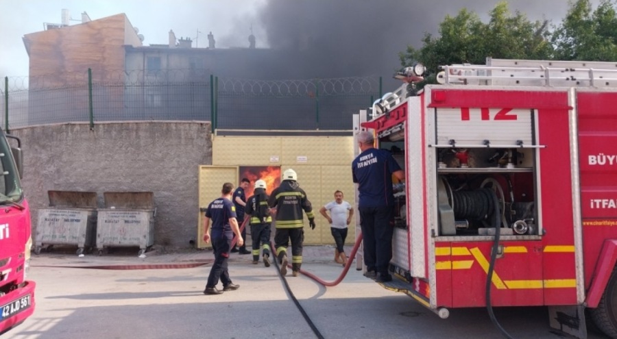 Konya'da depo yangını