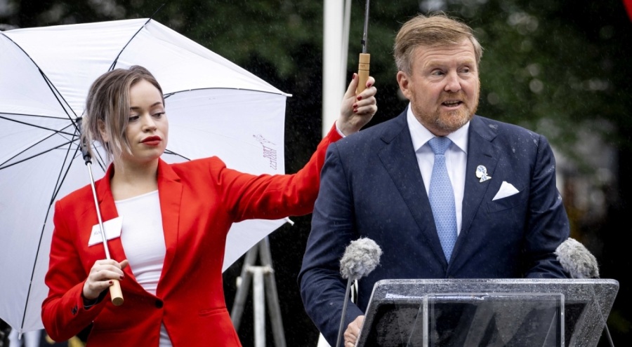 Hollanda Kralı'ndan "kölelik" özrü