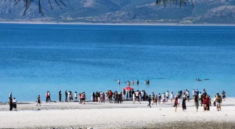 Salda Gölü'ne giren 13 yaşındaki çocuk boğuldu