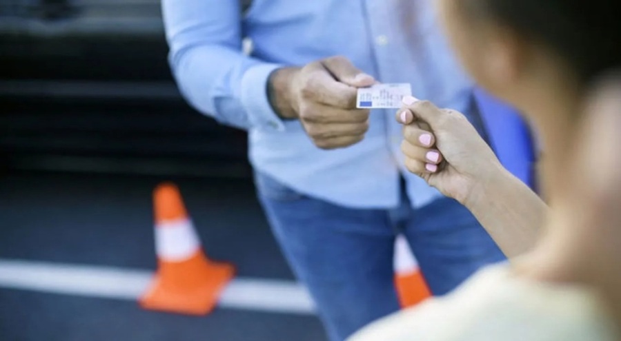 Eski tip ehliyet kullananlar dikkat! O tarihe kadar yaptırmayanlara büyük ceza