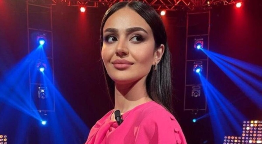 'Samsak döveci' şarkısıyla ünlenen şarkıcıya silah zoruyla konser!