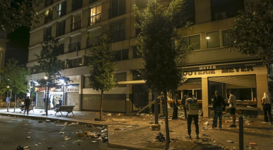 Fransa savaş alanına döndü! Sokağa çıkma yasağı sürüyor