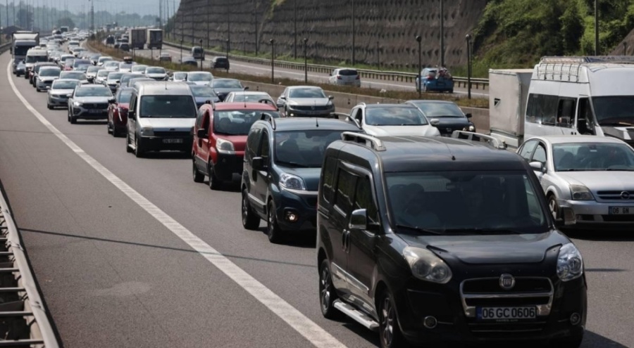 Anadolu Otoyolu'ndaki zincirleme kaza! Uzun kuyruklar oluştu