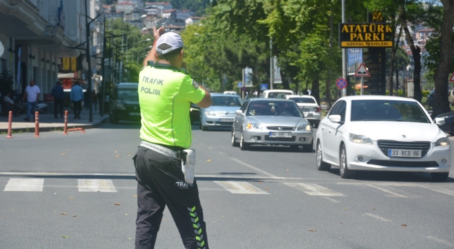 Karadeniz Sahil Yolu'nda emniyetten sıkı tedbir