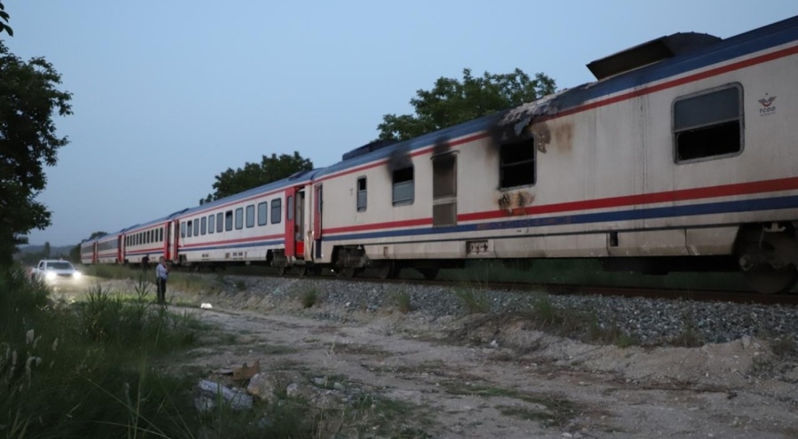 Denizli'de yolcu treninde yangın