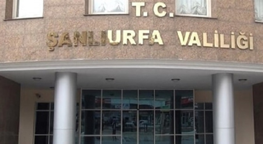 Şanlıurfa Valiliği: Atatürk heykelinin üzerine çıkan şüpheli gözaltında