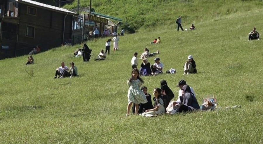 Ayder Yaylası bayramda 100 bine yakın turist ağırladı