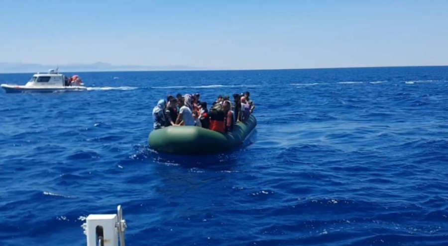 Çanakkale'de 84 göçmen kurtarıldı